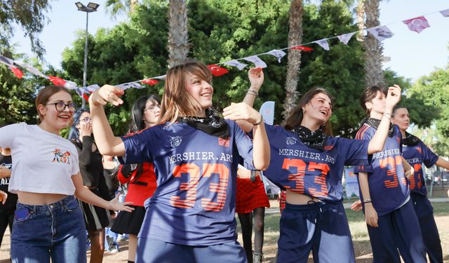 Mersin’de Gençlik Festivali Bilim ve Müzikle Buluştu