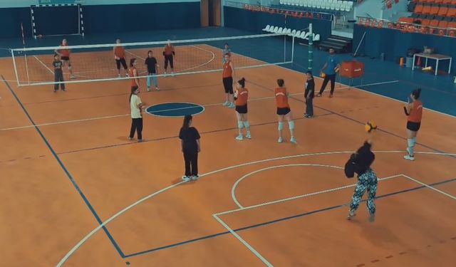 Viranşehir’de Bir File, Bir Hayal: Kız Çocuklarının Voleybol Yolculuğu