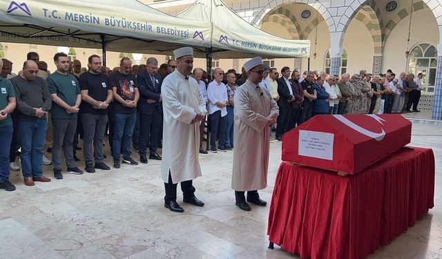 Şehit Emniyet Müdürü Altuğ Verdi'nin Babası Mersin'de Toprağa Verildi