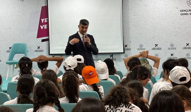 Başkan V. Şener Öğrencileri Ziyaret Etti