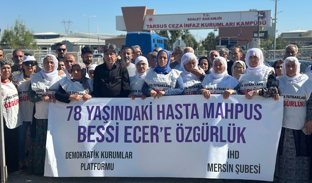 İHD Mersin Şubesi’nden Tarsus Cezaevi Önünde Oturma Eylemi