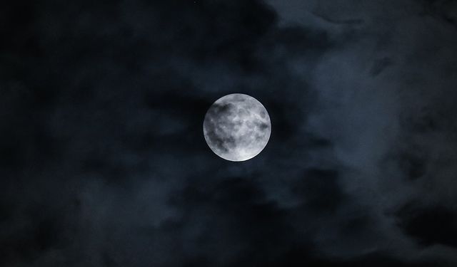 Ay’dan Gelen Gizemli Tozlar Bilim İnsanlarını Şaşırttı