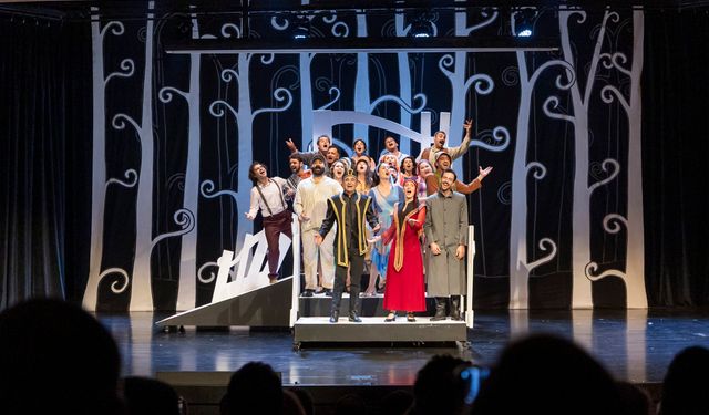 Mersin’de Shakespeare Büyüsü: Bahar Noktası Sahnede