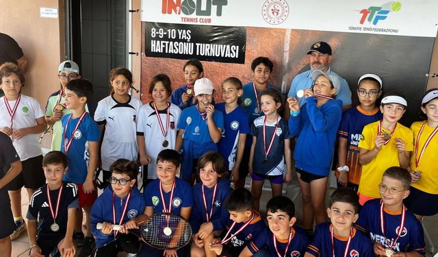 Adana’daki tenis turnuvalarında sporcularımızdan 1 altın 5 gümüş madalya