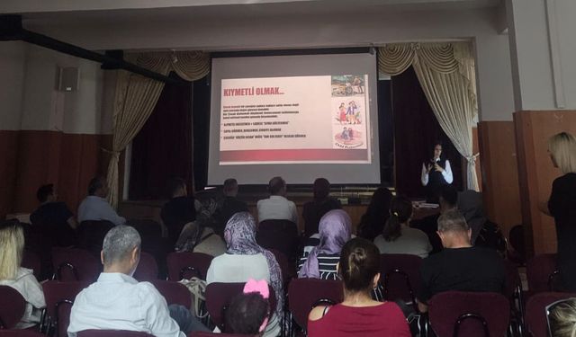 Mersin’de velilere çocuk güvenliği anlatıldı