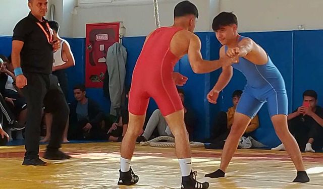 Okul Sporları Güreş İl Seçmeleri Tarsus’ta Başladı