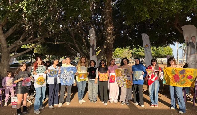 Mersin’de Sanatseverler Renkli Etkinlikte Buluştu