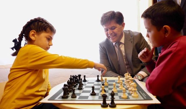 Mersin’de Veliler Kitap Yarışmasında Ödüllerini Aldı