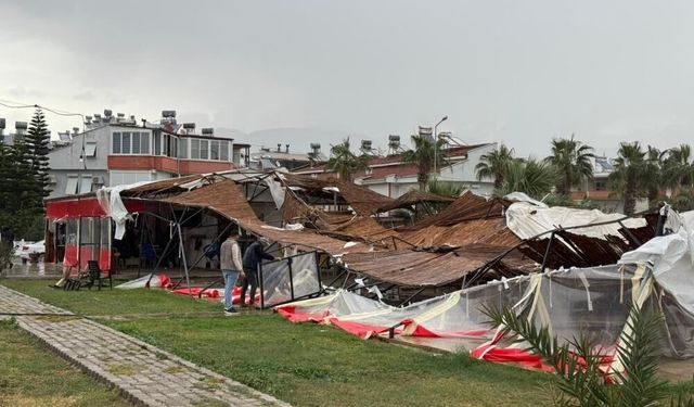Mersin’de Hortum ve Sağanak Etkili Oldu: Bozyazı’da İş Yerleri ve Evler Zarar Gördü