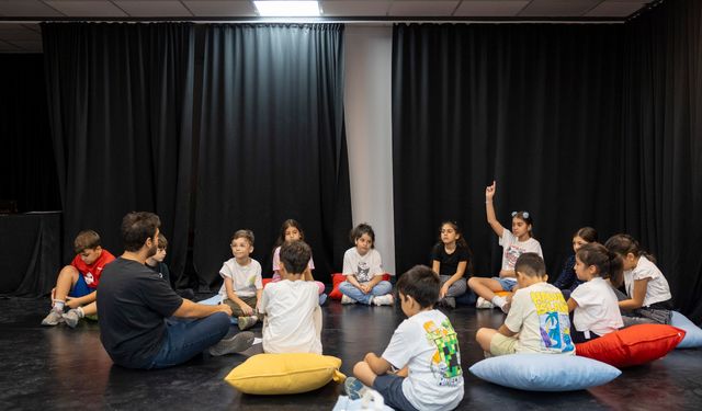 Büyükşehir’den Sanata Destek: 7’den 70’e Tiyatro Kursu Yoğun İlgi Görüyor