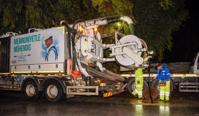 Mersin’de Sağanak Alarmı: Büyükşehir ve MESKİ Gece Boyu Sahadaydı