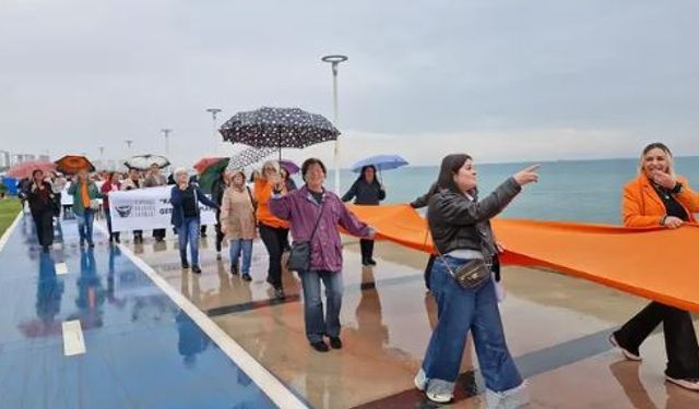 Mersin’de Kadınlar 25 Kasım’da Şiddete “Dur” Dedi