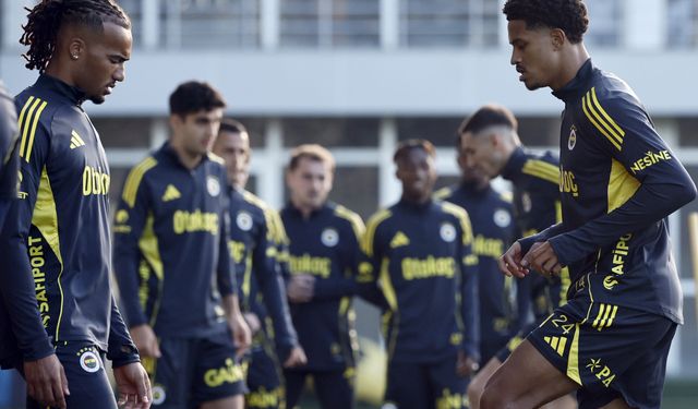 Fenerbahçe, Beşiktaş Derbisinin Hazırlıklarını Tamamlayarak Kampa Girdi