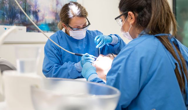 Türkiye’de Diş Eti Sorunları Alarm Veriyor