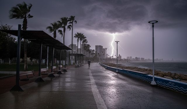 Mersin’de Sağanak Bekleniyor: Sıcaklıklar Düşüşte