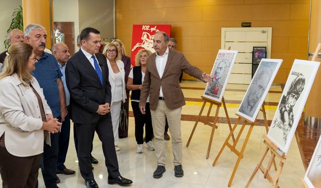 'Etem Çalışkan ile Atatürk Yolculuğu' Sergisi Ziyaretçilerini Ağırlıyor