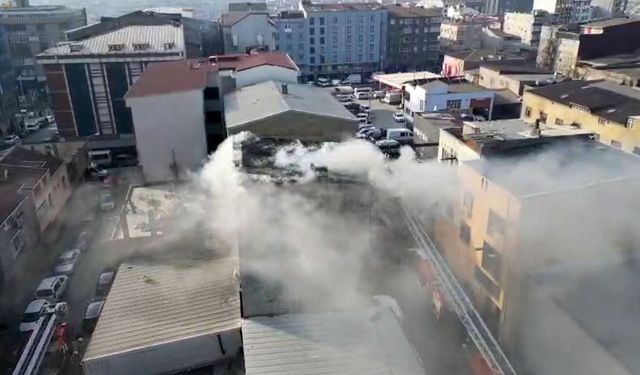 Alevler Binayı Sardı: Camı Kırıp 5. Kattan Aşağı Atladı