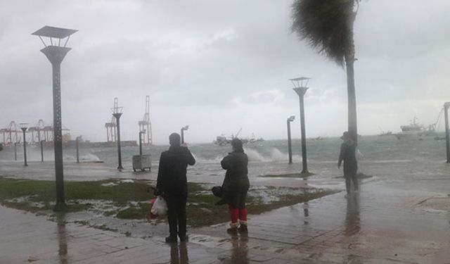 Valilik Uyardı: Doğu Akdeniz’de Fırtına Bekleniyor