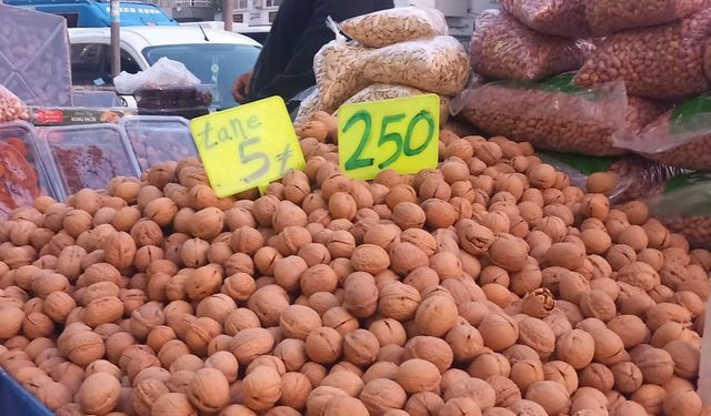 Mersin’de Yılbaşı Hareketliliği Sokaklara Yansıdı