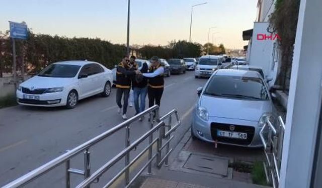 Sahte Kimlikle Kitap Yazan ve Fenomen Olan Kişi Cinayet Suçundan Aranıyormuş