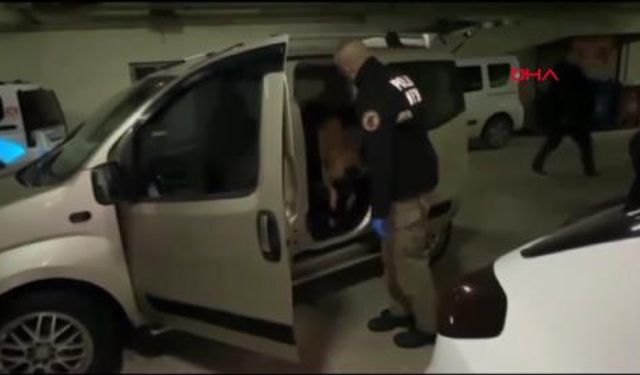 Aracın kapılarına gizlenmiş kokaini 'Pako' buldu