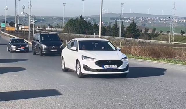 Özgür Özel Ekrem İmamoğlu'nu Ziyaret Ediyor