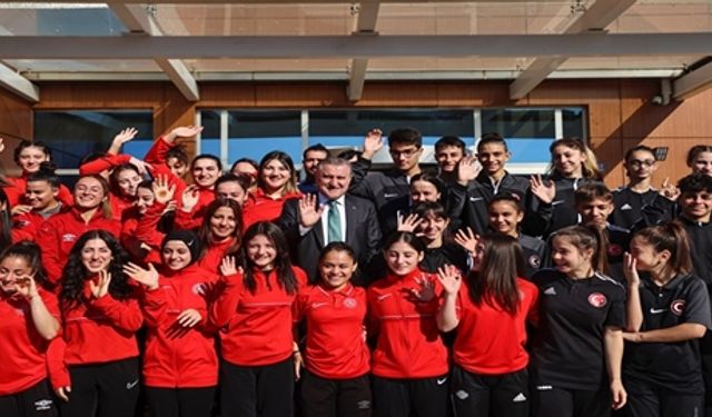 Bakan Bak: “2025’te 7 Bin 474 Madalya Kazanan Milli Sporcularımızla Gurur Duyuyoruz”