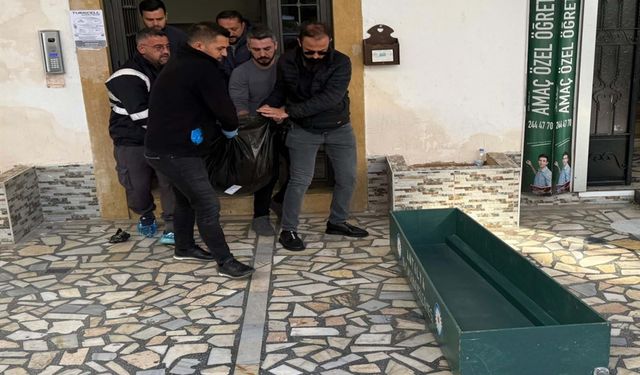Antalya'da Yaşlı Kadın Evinde Ölü Bulundu