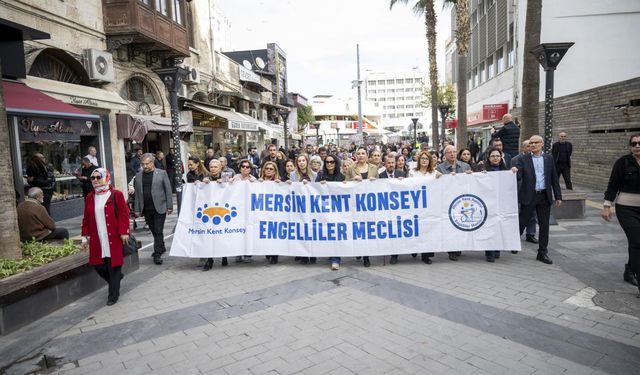 Mersin’de Özel Gereksinimli Bireyler ‘Biz De Varız’ Mesajı Verdi