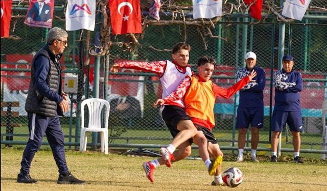 Yeni Mersin İdmanyurdu Gençlerle Arnavutköy Maçına Hazırlanıyor