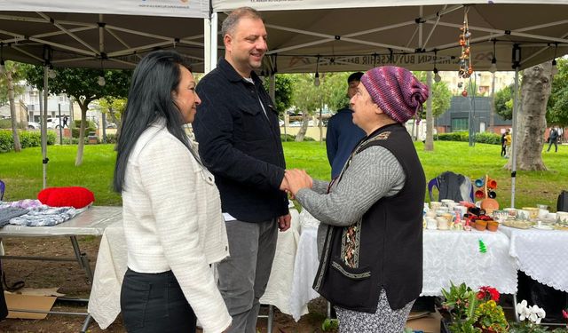 CHP Tarsus İlçe Örgütü Yılbaşı Pazarında Vatandaş ve Esnafla Buluştu