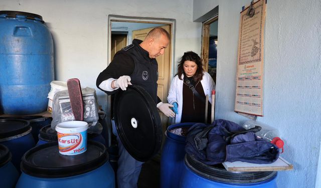 Toroslar'da Sağlıksız Üretilen Yaklaşık 10 Ton Şalgam Ele Geçirildi