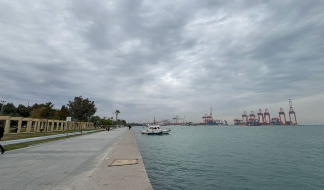 Soğuk Hava Mersin Sahillerini Sessizliğe Bürüdü