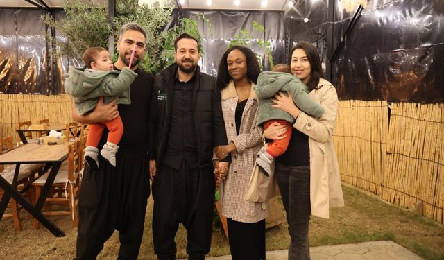 Afrikalı Öğretmen, Adanalı Damatla Türk Geleneklerine Göre Evlendi