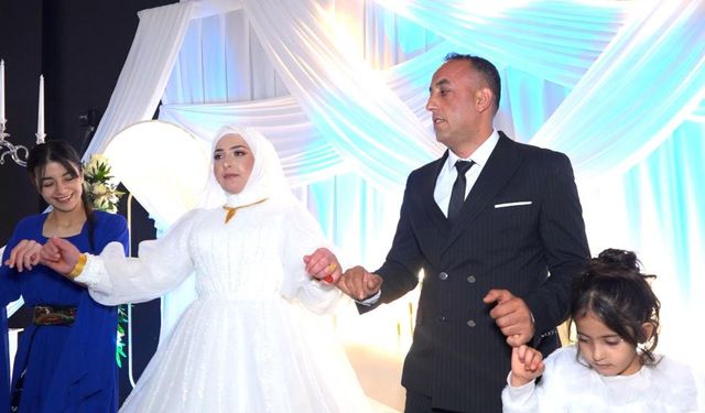 Kaçarak Evlendiler, 14 Yıl Sonra Düğün Yaptılar