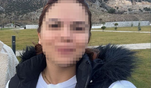 Eşini Çocuğunun Gözü Önünde Bıçakladı