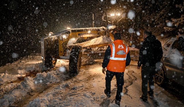 Büyükşehir, Karla Mücadeleye Hazır: 13 İlçede 135 İş Makinesi Görevde