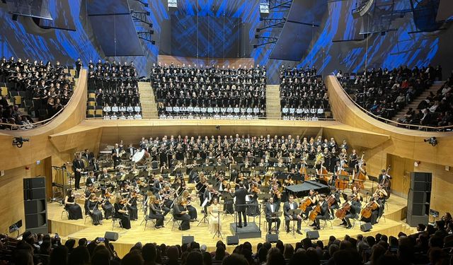 Devlet Çoksesli Korosu, 'Dünya Koro Günü'nde 500 Kişiyle Sahne Aldı