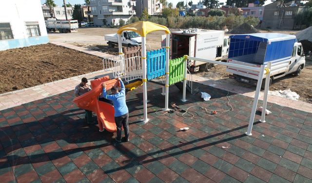 Akdeniz Belediyesi Mahalle Parkını Baştan Sona Yeniledi