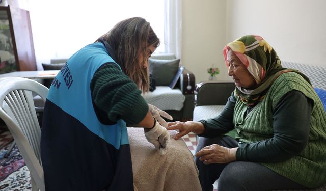 Akdeniz Belediyesi’nden 500 Haneye Evde Temizlik ve Bakım Desteği