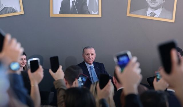 Cumhurbaşkanı Erdoğan, Gençlerle Bir Araya Geldi