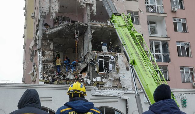 Rusya Zelenskiy-Trump Görüşmesi Öncesinde Ukrayna'yı Vurdu