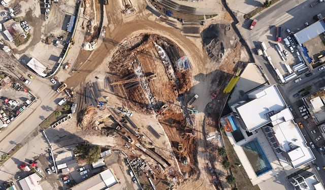 Mersin Büyükşehir’den Kent Trafiğine Nefes Aldıracak Hal Katlı Kavşağı