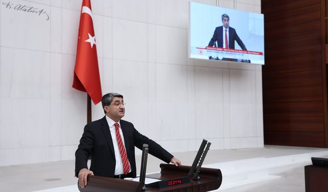 Ekmen: “Bu Kadar Hukuk Fakültesi Bu Ülkeye Fazla”