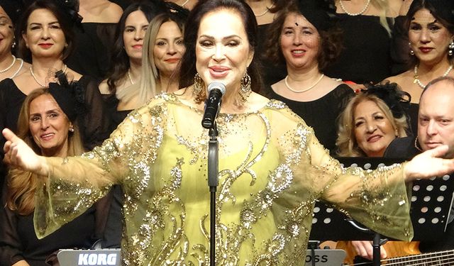 Türkan Şoray, ‘İyilik Korosu’ İle Mersin’de Sanatseverlerle Buluştu