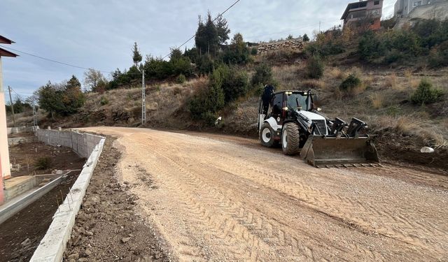 Toroslar Belediyesi’nden Ayvagediği’nden Gözne’ye Yol Çalışması