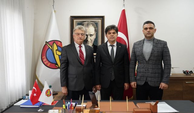 Özdemirci, Türk Hava Kurumu Mersin Şubesi Başkanı Nizam Özbalta'ya İadeiziyarette Bulundu