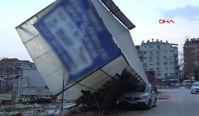 Antalya’da fırtına, sel ve hortum hayatı olumsuz etkiledi