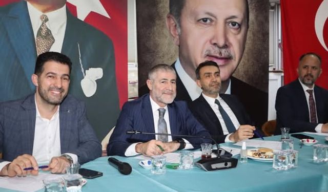 AK Parti Mersin Teşkilatında Bakan Nebati ile İlçe Çıkarması