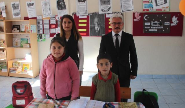 Mut’ta 2 Öğrencili Okulda Karne Sevinci